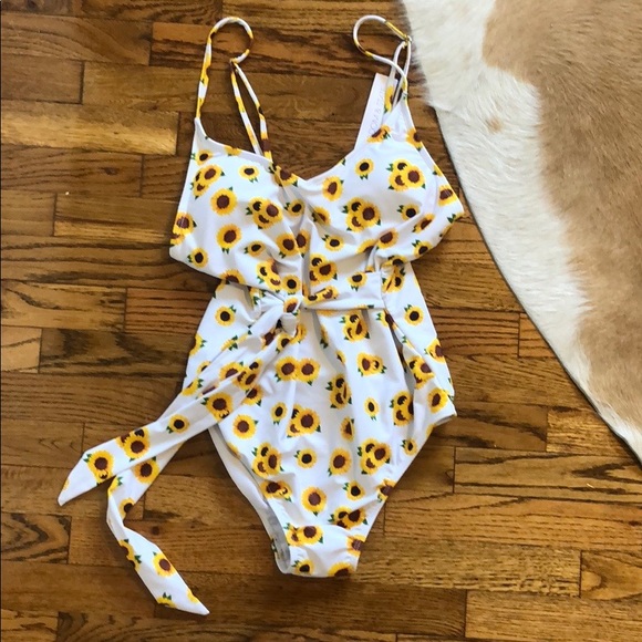 White & Yellow Floral Bow Tie One Piece Swimsuit - Picture 5 of 6